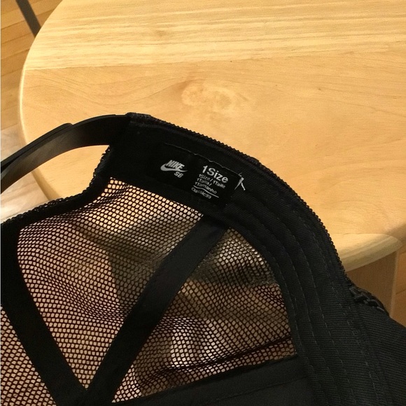 Nike Classic 99 Trucker Hat - Picture 2 of 2